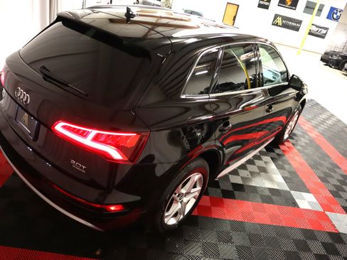 Used 2018 Audi Q5 2.0T Premium w/ Convenience Package image 10