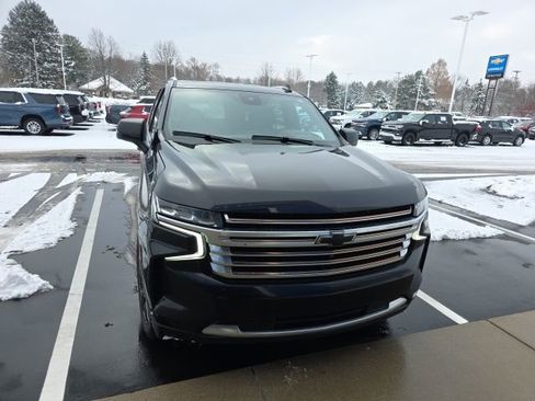 Used 2023 Chevrolet Suburban High Country w/ Advanced Technology Package image 12