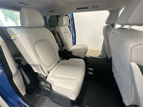 New 2025 Volkswagen ID. Buzz Pro S Plus image 22