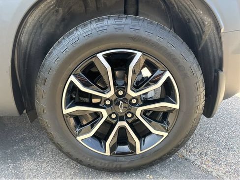 Certified 2025 Chevrolet TrailBlazer ACTIV w/ Convenience Package AWD/4WD image 5