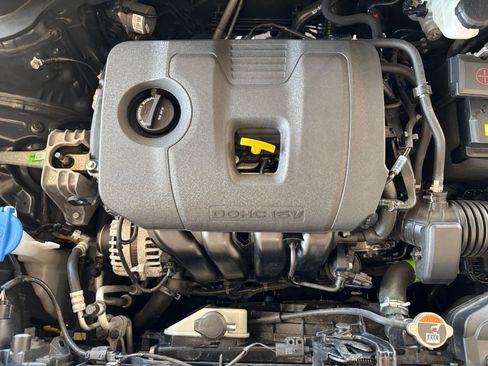 Used 2025 Kia Soul LX w/ LX Technology Package FWD image 29