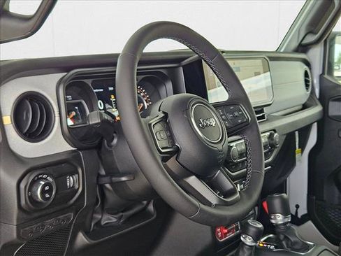 New 2025 Jeep Gladiator Willys image 3