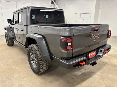 Used 2025 Jeep Gladiator Mojave w/ Convenience Group image 5