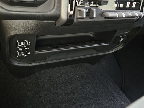 New 2026 RAM 3500 Tradesman AWD/4WD image 19