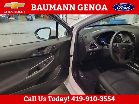 Used 2016 Chevrolet Cruze LS FWD image 2