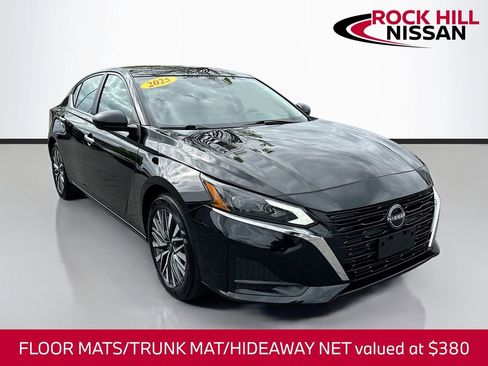 Used 2025 Nissan Altima 2.5 SV image 1