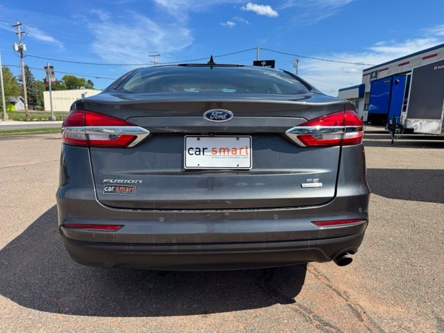 Used 2020 Ford Fusion SE FWD image 6