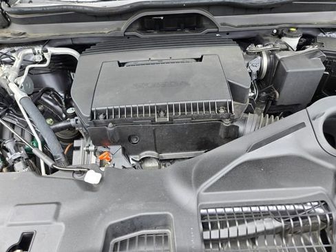 Used 2025 Honda Pilot Elite image 23
