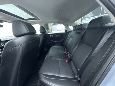 Used 2022 Honda Civic Touring image 32