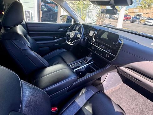 Used 2023 Nissan Pathfinder SL image 7