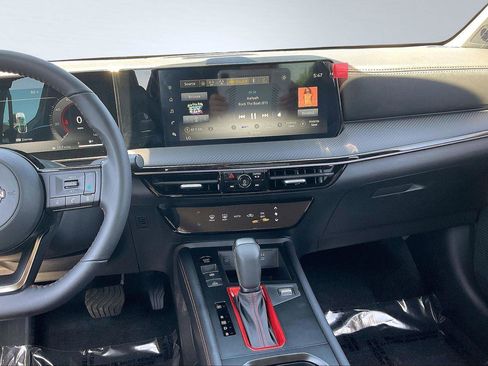 New 2025 Nissan Kicks SR image 7