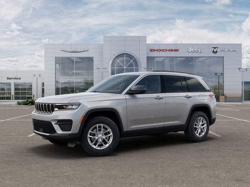 New 2025 Jeep Grand Cherokee Laredo X w/ Luxury Tech Group I AWD/4WD image 2