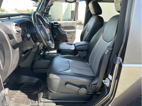 Used 2018 Jeep Wrangler Sport image 26