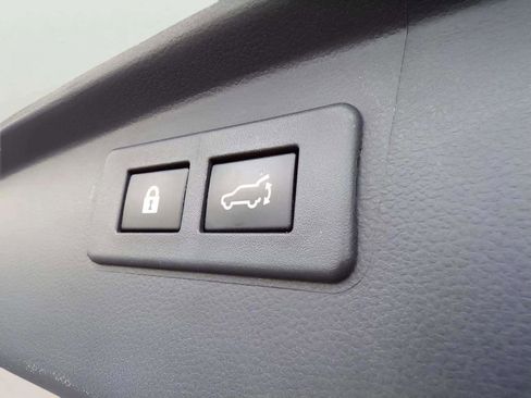 Used 2022 Subaru Outback Limited image 17