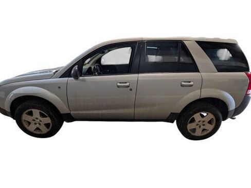 Used 2004 Saturn Vue AWD V6 image 2