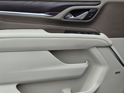 Used 2023 GMC Yukon XL Denali w/ Denali Reserve Package image 25