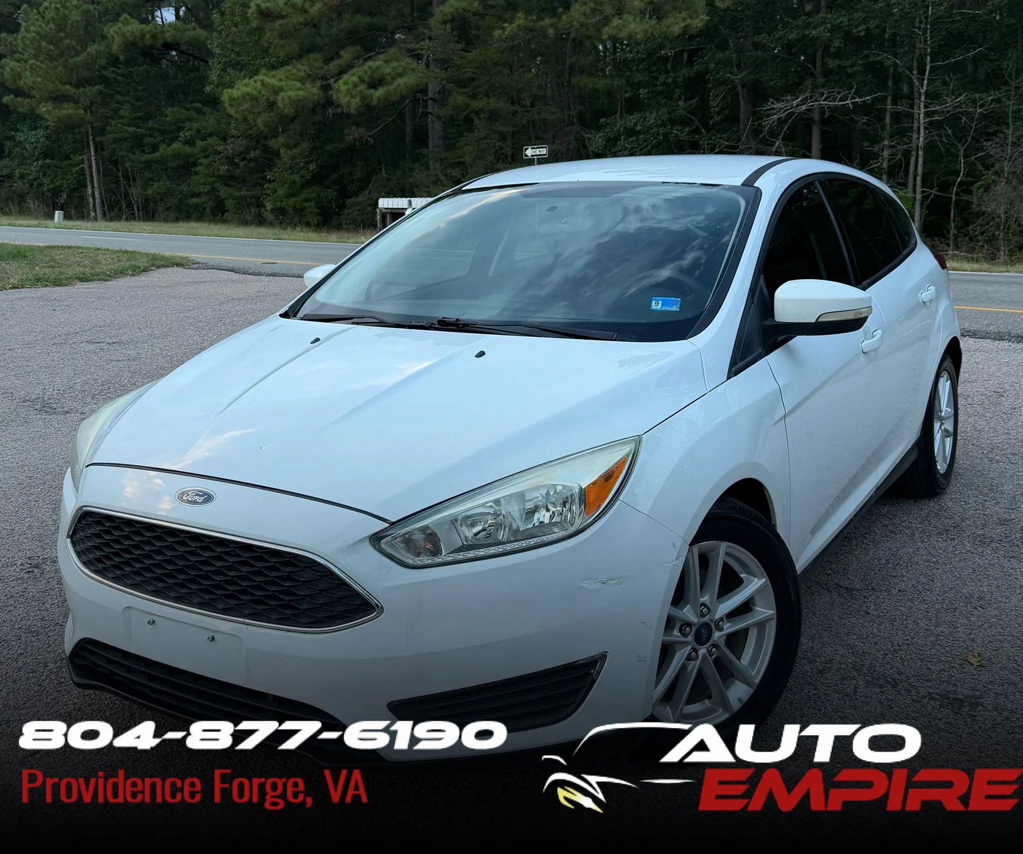 Used 2015 Ford Focus SE FWD image 1