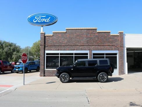 New 2025 Ford Bronco Outer Banks image 1