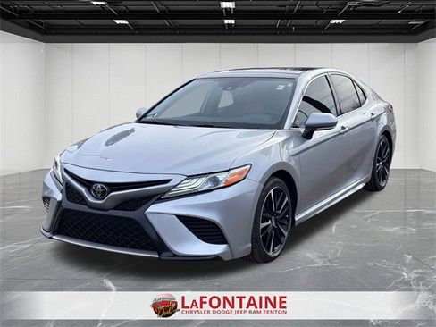 Used 2020 Toyota Camry XSE image 1