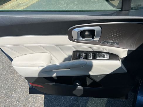Certified 2025 Kia Sorento SX Prestige AWD/4WD image 21