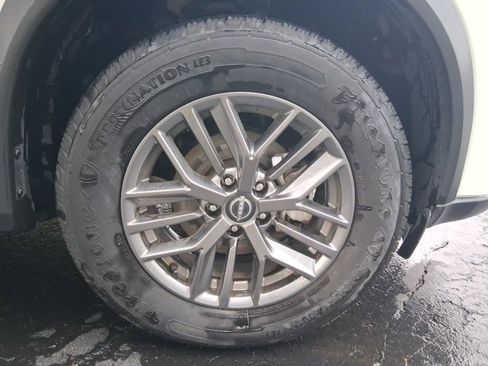 Used 2024 Nissan Rogue S image 7