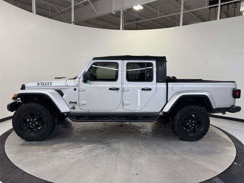 Used 2022 Jeep Gladiator Sport image 4