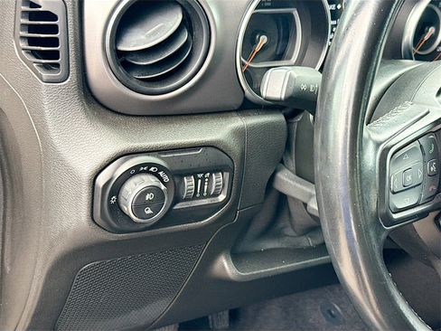 Used 2021 Jeep Gladiator Sport image 11