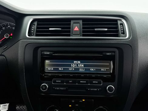 Used 2014 Volkswagen Jetta SE FWD image 6
