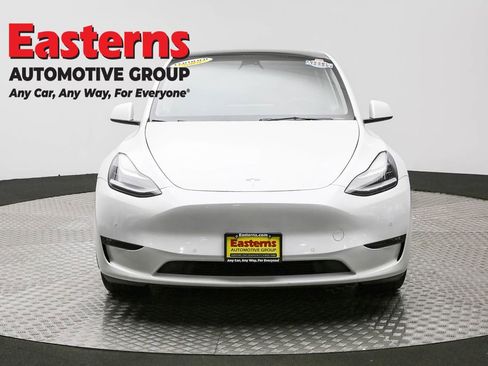 Used 2022 Tesla Model Y Long Range image 3