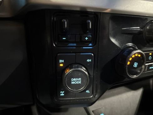 Used 2023 Ford F250 XLT w/ XLT Premium Package AWD/4WD image 13