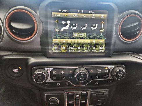 Used 2023 Jeep Gladiator Mojave w/ LED Lighting Group AWD/4WD image 29