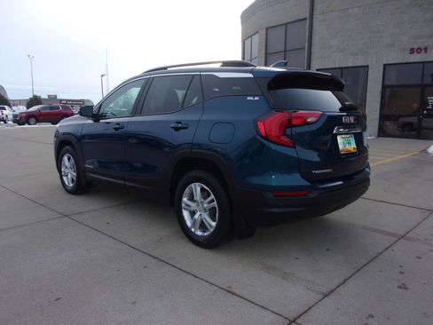 Used 2021 GMC Terrain SLE w/ Driver Convenience Package image 8