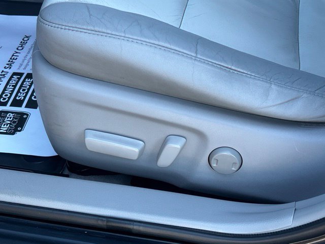 Used 2012 Toyota Camry XLE w/ Leather Pkg FWD image 18