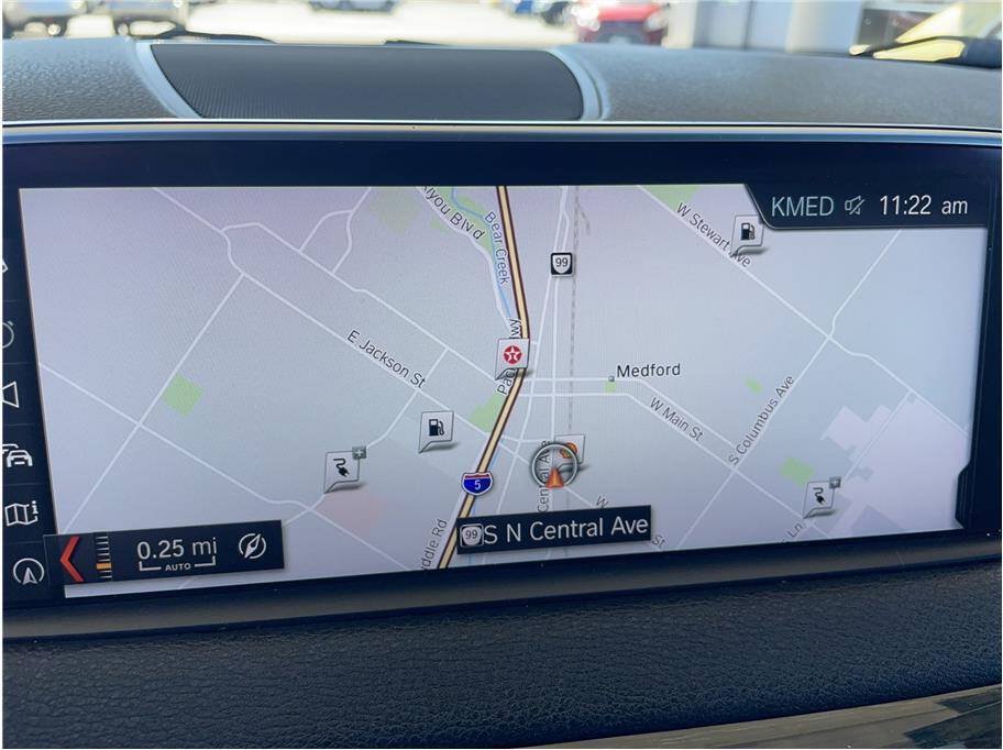 Used 2018 BMW X5 xDrive40e AWD/4WD image 12