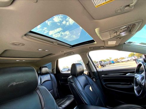 Used 2021 Buick Enclave Avenir image 19