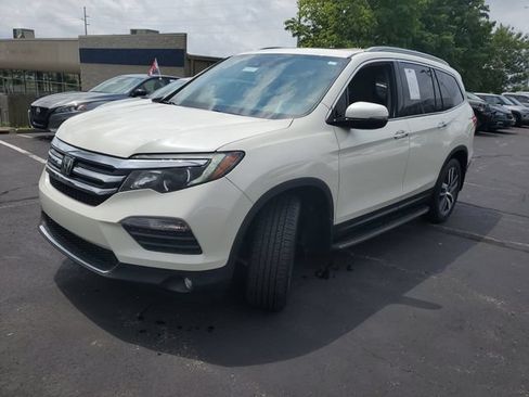 Used 2018 Honda Pilot Touring image 2