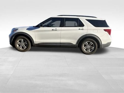 Used 2020 Ford Explorer XLT image 10