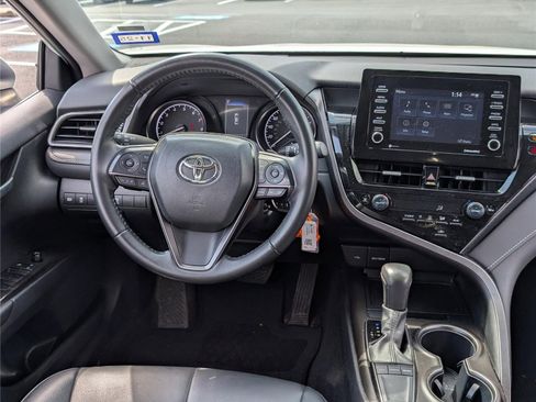 Used 2024 Toyota Camry SE image 16
