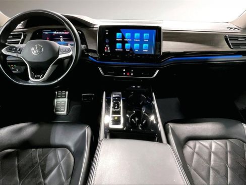 Used 2024 Volkswagen Atlas SEL Premium R-Line image 7