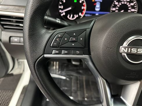 Used 2025 Nissan Altima 2.5 SV AWD/4WD image 15
