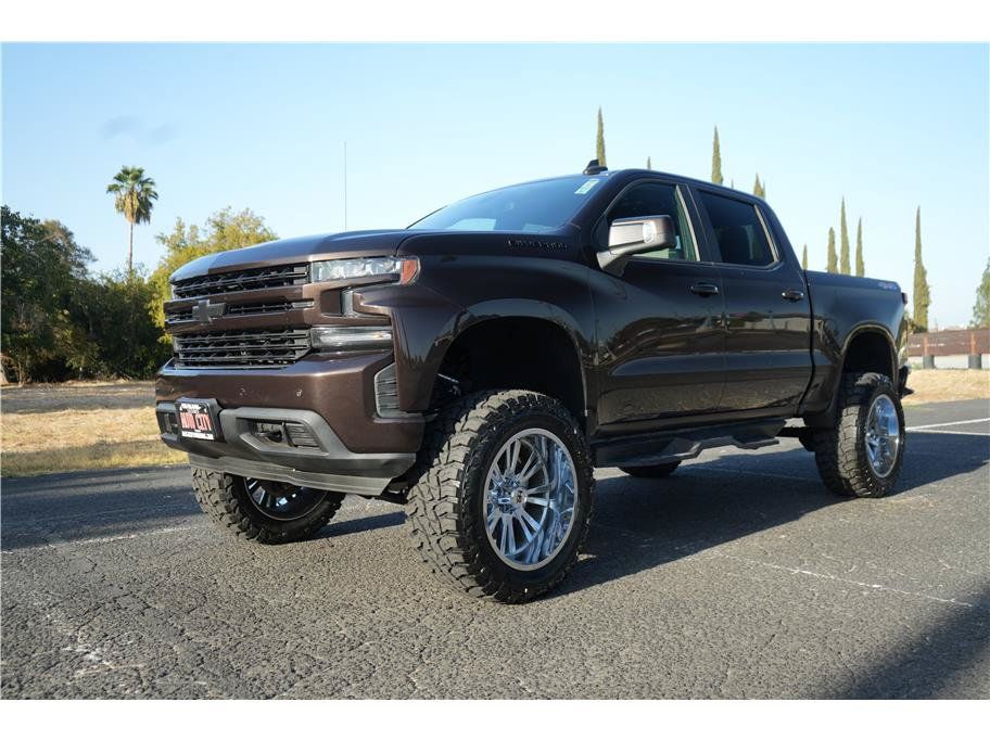 Used 2019 Chevrolet Silverado 1500 LT w/ Convenience Package AWD/4WD image 1