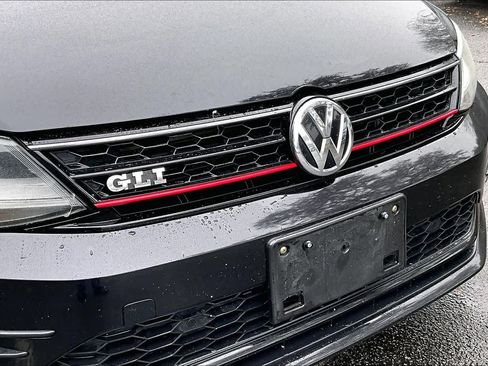 Used 2017 Volkswagen Jetta GLI image 32