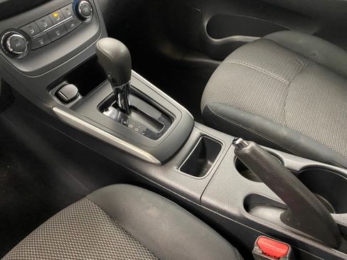 Used 2016 Nissan Sentra S image 27