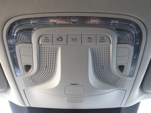 Used 2023 Mercedes-Benz Metris Passenger image 27