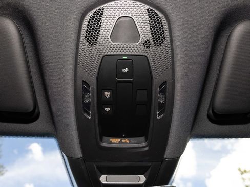 Used 2024 Porsche Cayenne image 29