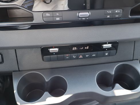 Used 2024 Mercedes-Benz eSprinter 170 Cargo image 30