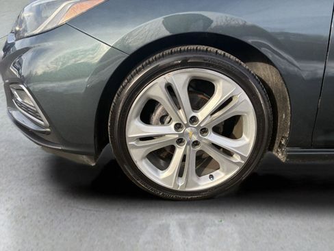 Used 2018 Chevrolet Cruze Premier image 22