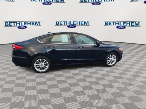 Used 2020 Ford Fusion SE image 9