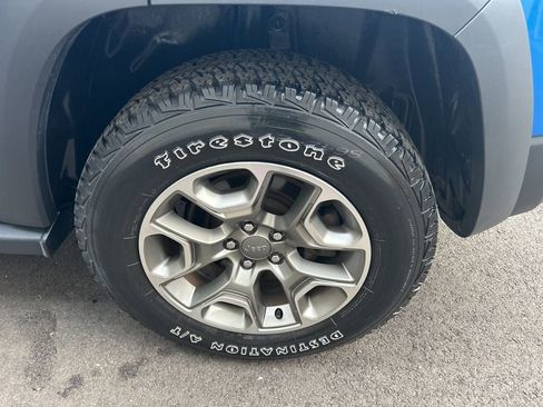 Used 2022 Jeep Cherokee Trailhawk w/ Sound & Nav Group image 23