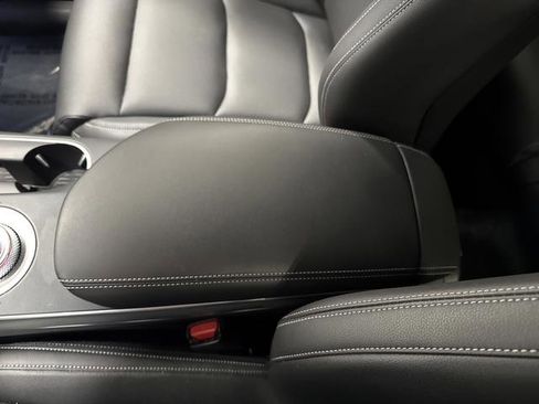 Used 2025 Genesis GV70 2.5T w/ Select Package image 21